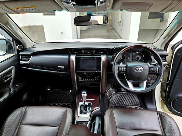 Hire-Fortuner-Car-03