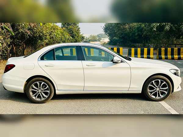 Hire-Mercedes-C-Class-Car-01